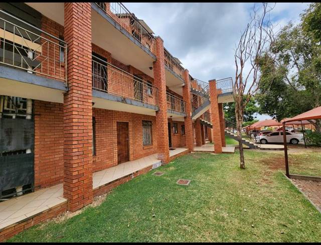 1 BEDROOM APARTMENT FOR SALE IN KARENPARK